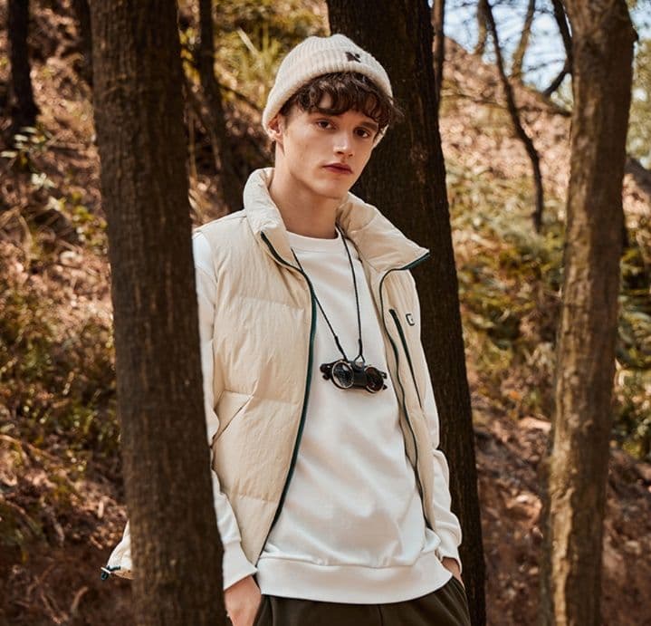 ベスト メンズ ダウン アウトドア向け軽量ダウンベスト