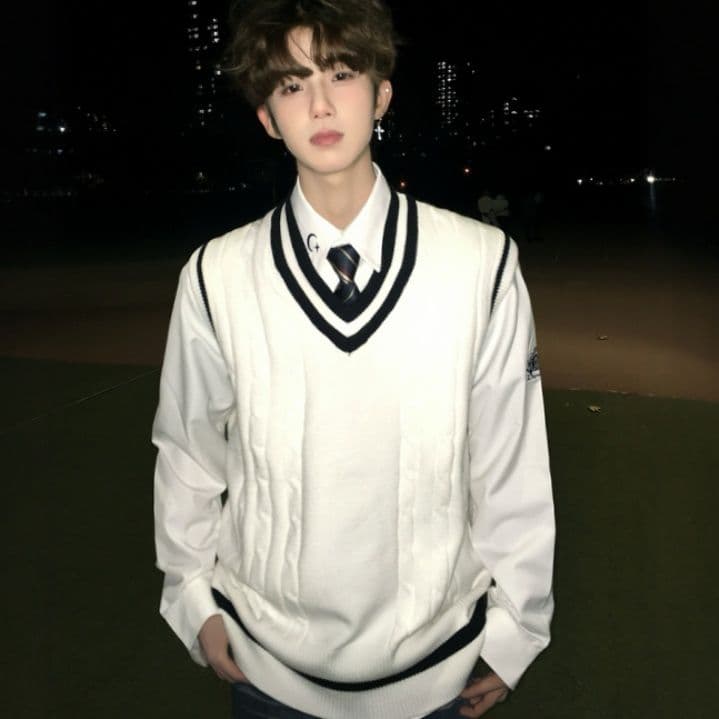 ベスト メンズ クラシック襟元ライン入りニットベスト