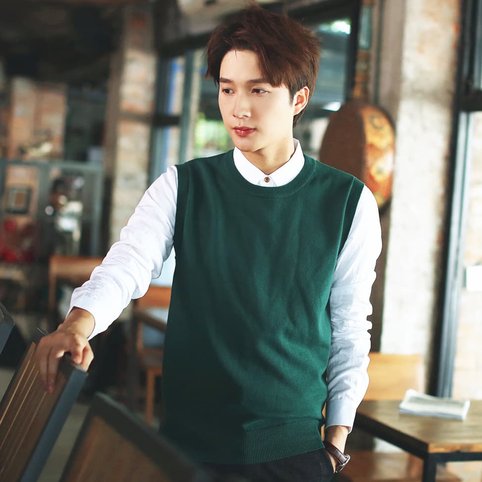 ベスト メンズ 上品な袖なしニットベスト丸首デザイン