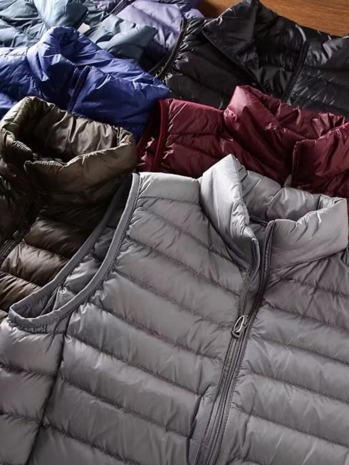 ベスト メンズ 超軽量携帯収納ダウンベスト